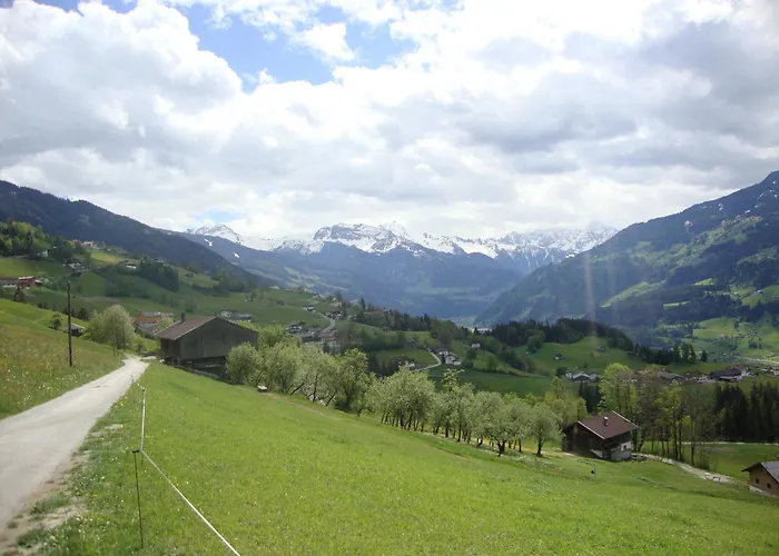 Nussbaum Apartment *